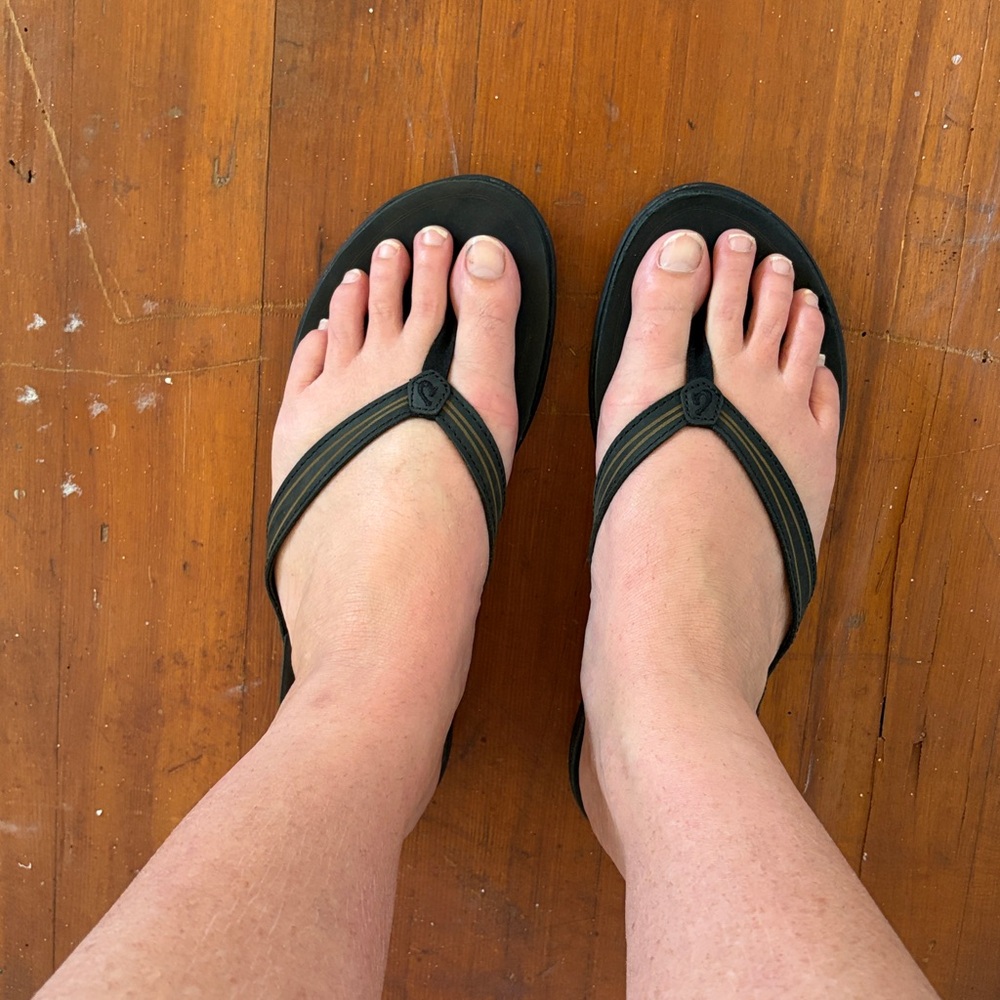 Women’s Aukai size 11